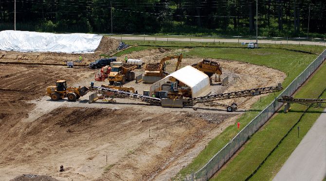 This aerial photo shows an innovative soil sorter used at the Painesville Formerly Utilized Sites Remedial Action Program site near Cleveland. The equipment minimizes the amount of material transported for off-site disposal. (Courtesy photo)